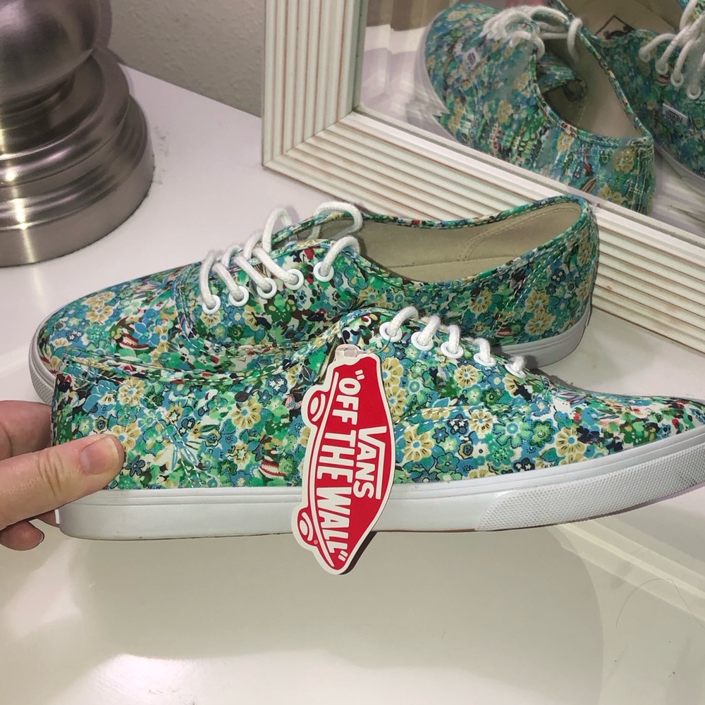 Vans Off the Wall “Ditsy Floral” in Pool Green Size 8 NWT